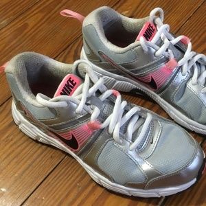 Nike Women's Dart 10 Running Shoe | SIZE 6 | EXCEL